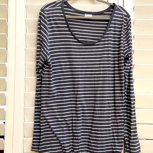 XL Gray striped long sleeve shirt